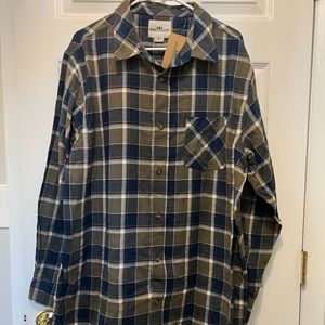 Mens new with tag flannel button down shirt